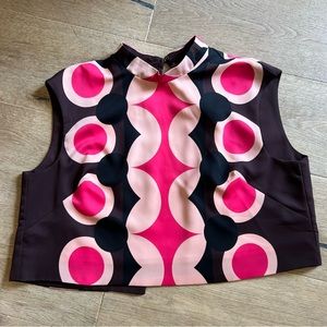 Pink printed crop shell top